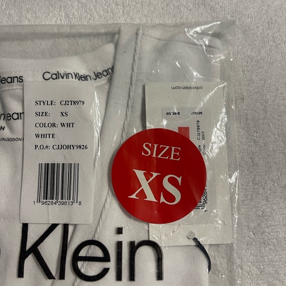 Calvin Klein Jeans Women's Cap-Sleeve V-Neck Bodysuit - White - Picture 6 of 9